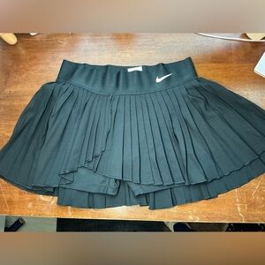 Nike Women's Pleated Black Skater Tennis Skirt